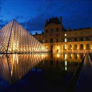 Muzeul Louvre - Locuri Turistice