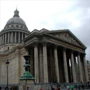 Pantheonul - Locuri Turistice
