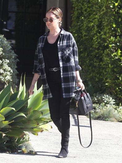 ashley-tisdale-casual-style-out-in-los-angeles-february-2015_6 - ashley tisdale