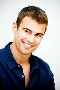 143ed01505e37dfc21571afaa6c00118 - x-The handsome Theo James