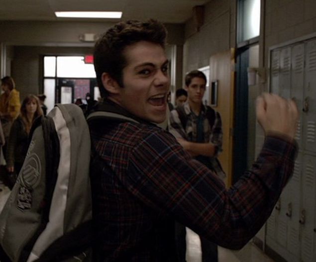 Eu sunt Stiles cel cu cwa;;.ele de fier, in timpu liber f;w.t teava de la calorifer.