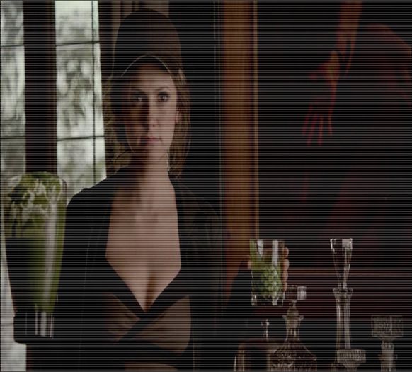 ✌↘;.wιɴcнeѕтer;. De ce ?  # se întinde pe canapea.