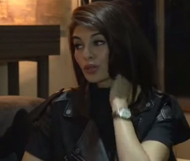 Si toata ziua tre sa plimb niste acte si sa fac cafele?