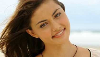 Cleo-h2o-just-add-water-28085082-476-272 - phoebe tonkin