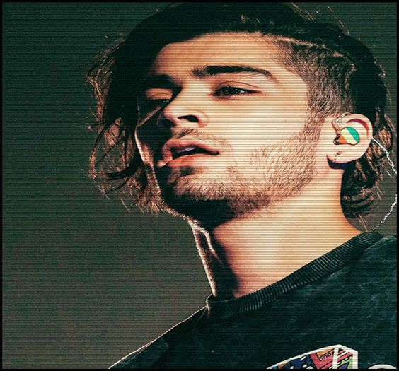 ↘. Ce-i cu tine? Nu mai zici nimic? #C. [stinge ţigara şi aruncă chiştocul la gunoi|se aşează bk] cl; Stăm şi noi. Tu? #Niina.
