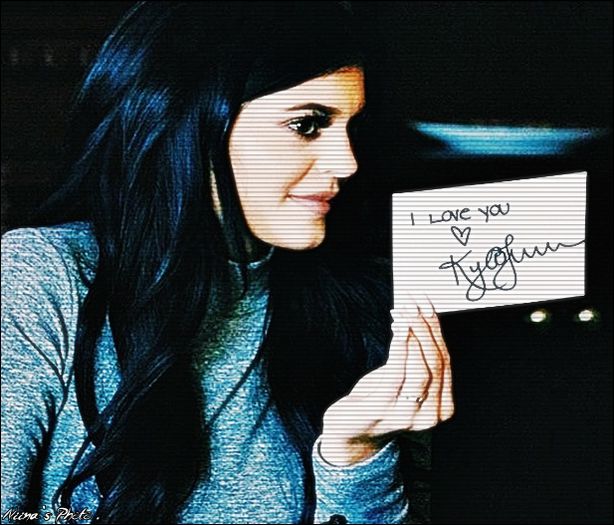 ♚ .nɘɘυp ♔ . eu ma hranesc .. asta .. ne hranesc .. [#isi pune mana pe burta .