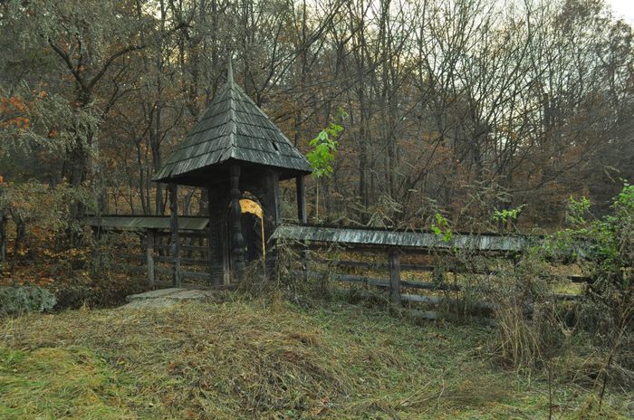 373858_545731355452201_1111990092_n