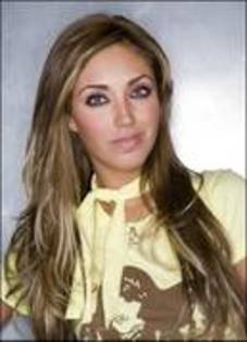 RDSDJYDKGYLOOBXXONC - Anahi