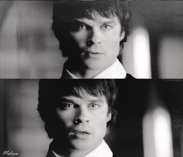 - CE FACI ASA? *ii pun mana la ochi Elenei=))*