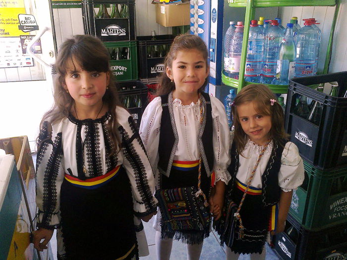 Romancute adevarate; Fetitele mele cu nepotica Daria.
