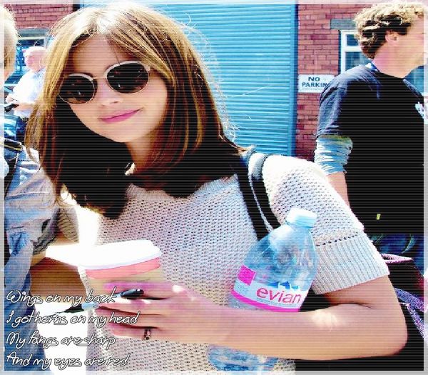 ×rιdeordιe ☠ ¦  m-am emoţionat când te-am văzut. [prin casă, l-a găsit mama la baie =))]