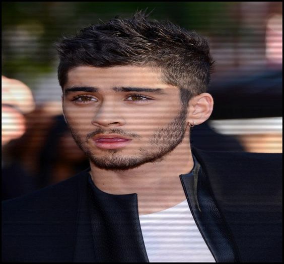 ↘. [o strânge în braţe] Măcar atât să fac şi eu. #Niina .. voi ce faceţi? #all.