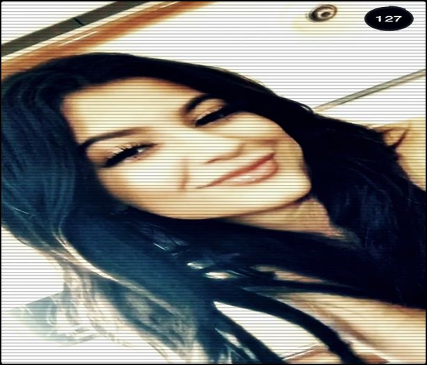 ♚ .nɘɘυp ♔ .[cl] [#smile . #d [#isi scoate din geanta o oglinda mica si servetele demachiante; se curata pe fata de tot rimelu care il avea de cand plansese . + pai vroia saì promit ca o sa`l uit si o sa am o noua viata , pt ca merit ceva mai bun ..#adda heii #c,n
