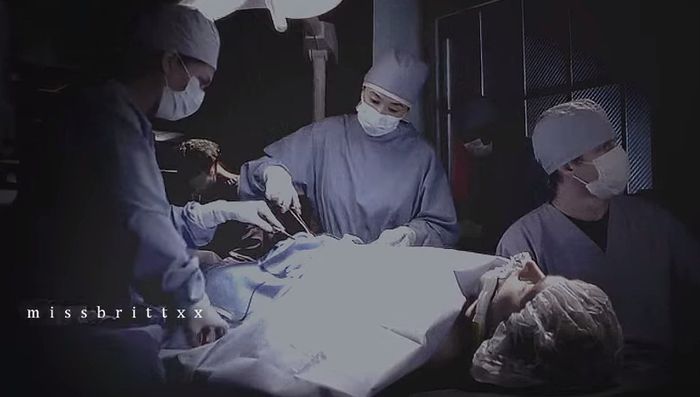 *Ezra este operat*