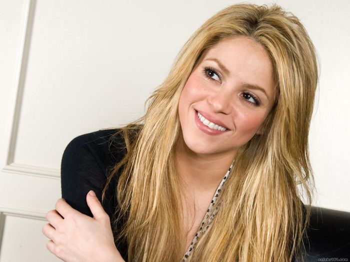 Shakira_Wallpaper - Shakira Ripoll