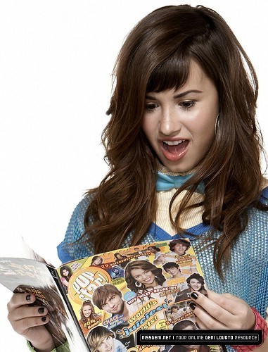 ZGXPHDFPLOGKCMOSPDX[2] - poze demi lovato