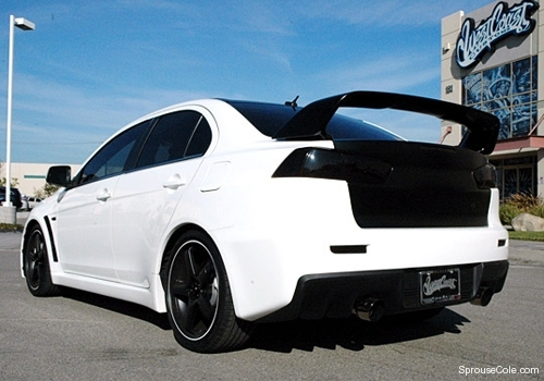 Mitsubishi-Evo-X - Masina lui Cole Sprouse