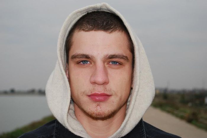 *intra in casa*Buna ziuaaa.