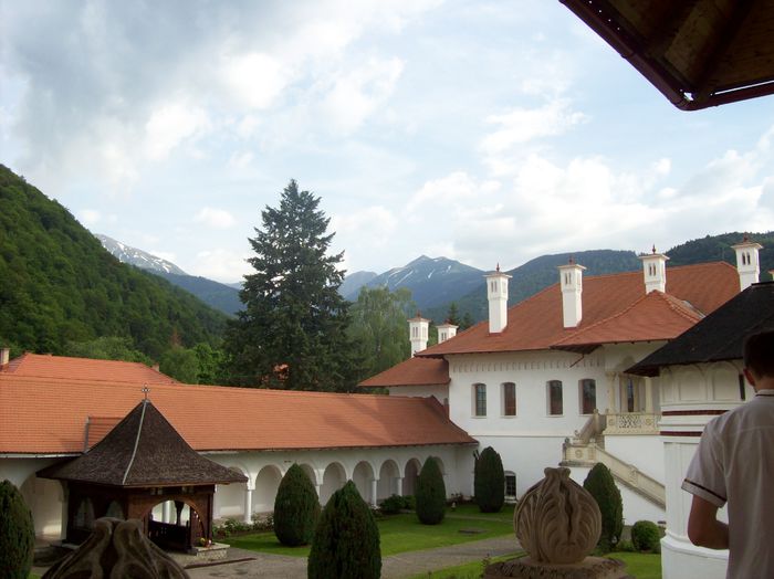 102_0400 - PELERINI PRIN TARA FAGARASULUI