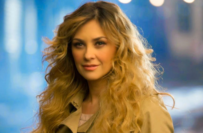 aracelyarambula-losmiserables-portada