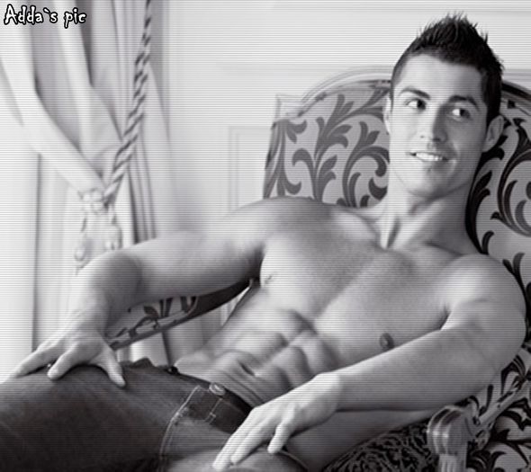 *pupa cainele in bot crezand ca e Maria*