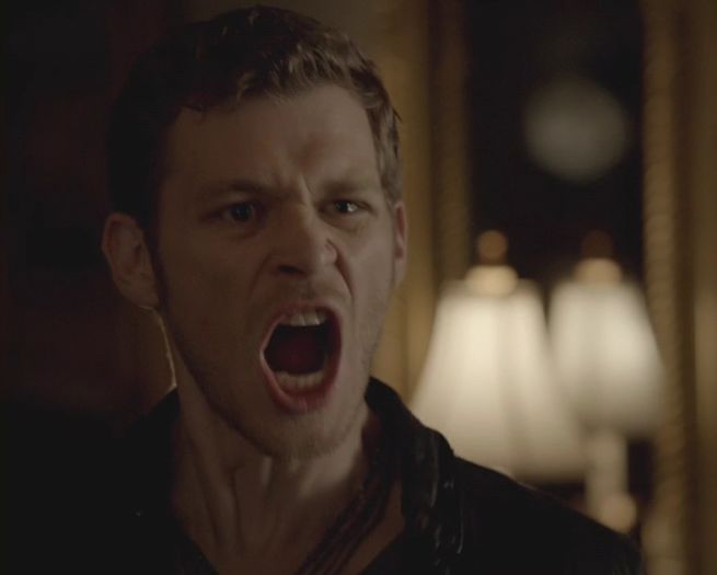 Cum indraznesti sa vii la mine numai cand ai nevoie sa faci rau anumitor persoane? Refuz sa fac asta; Nici ea nici iubitul ei nu mi-au facut mie nimic.
