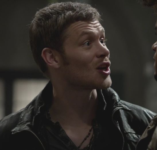 Nu am de ce s-o rapesc, nu mi-a facut nimic, e o fata foarte draguta. Ca ai fost refuzata in schimbu; ei e alta problema, si nu e a mea, ci a ta. Descurca-te . *o da afara din casa in suturi*
