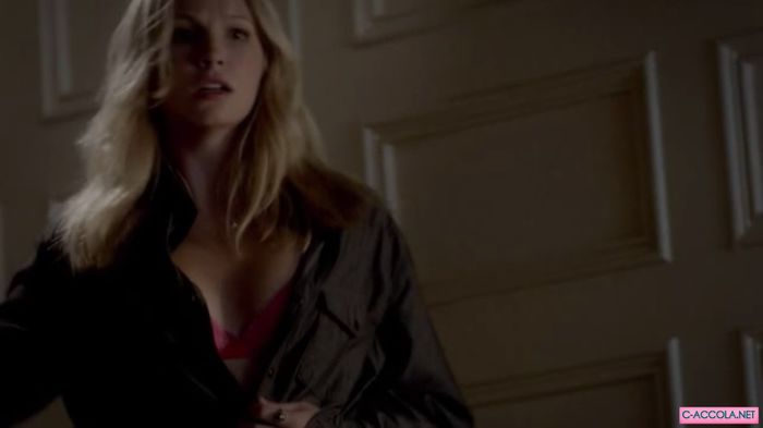 *coboara scarile*ce se intampla aici?