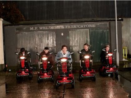 one-direction-midnight-memories-music-video1-600x450-335x251