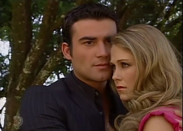 352g5tv - Ingrid Martz