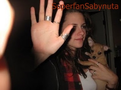 Kristen cu catelul ei (cred) - Poze rare Kristen Stewart