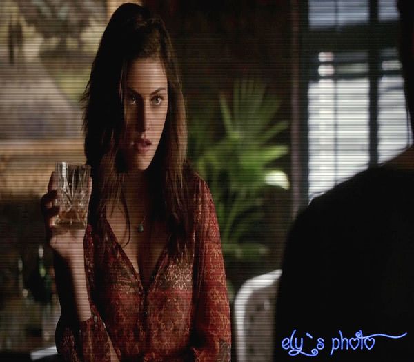 ✿ - Ia-ti o vacanta, relaxeaza-te, distreaza-te si dupa te gandesti ce mai faci cl; *goleste paharul si isi mai pune unu*
