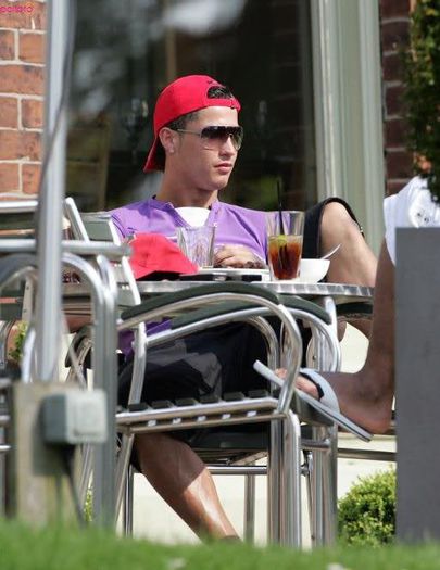 Un whiskey cu cola pt mine