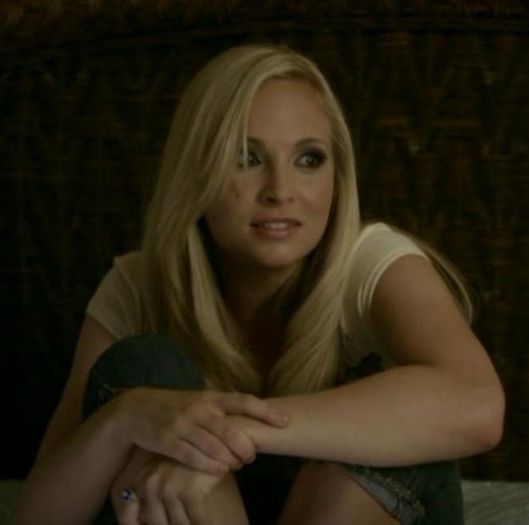 Lasa fata..macar ea se distreaza :))