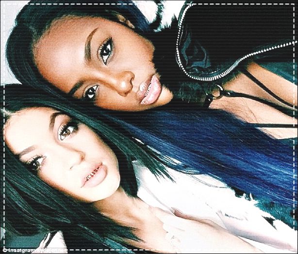 ♚ .nɘɘυp ♔ .[cl] Asta o sa fac .. eu ma duc la somn ..Noapte Buna ;h; [#pleaca sus si ramane un timp in fata usii apartamentului lu zane gandindu-se daca sa intre sau nu, dracu stie cum de avea cheia .[eu trb sa ies , sweet dreams pt cand o sa dormi ;*]
