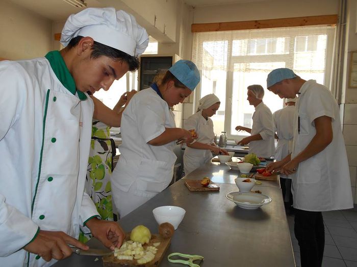 proba practica , salata de fructe - 0 locul trei la concurs