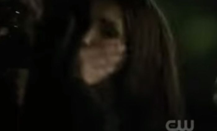 *o fura si o baga si pe ea alaturi de Alice,Ely si Ileana*