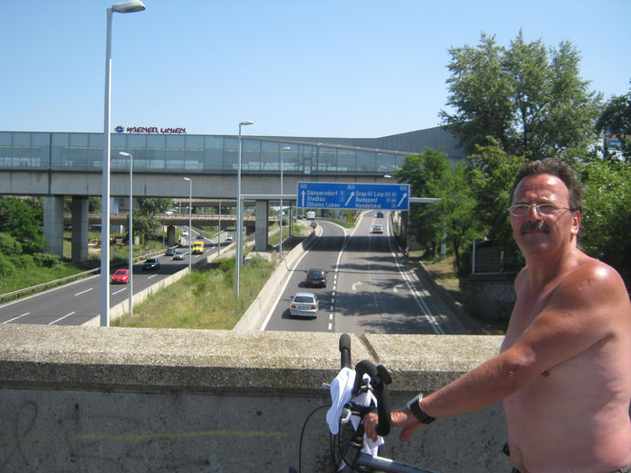plecam spre Bratislava - Regensburg-straubing-passau-linz-Grein-Melk-Tuln-Wiena