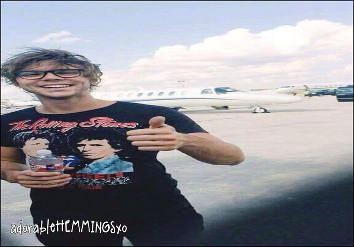 　✖ AwesomeWorld || Ashton Irwin. - x 5 Seconds Of Summer xXx GAME