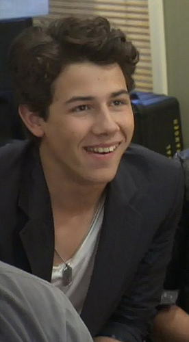 Nick-J-nick-jonas-9124094-276-500