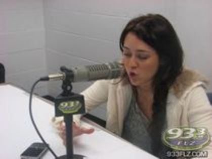 Miley 18 - Miley la radio