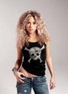 shakira_uneori_versurile_melodiilor_mele_n_au_nici_un_sens[1] - shakira