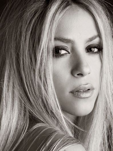 shakira-dec-06[1]