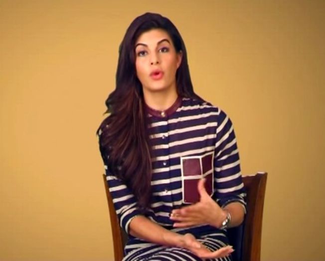 De fapt, Alexandra i-a dat .