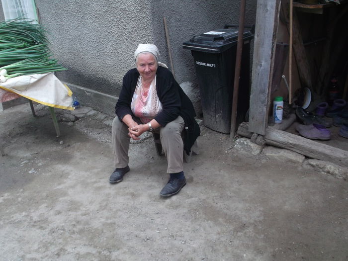 O BUNICA MANDRA DE NEPOTI