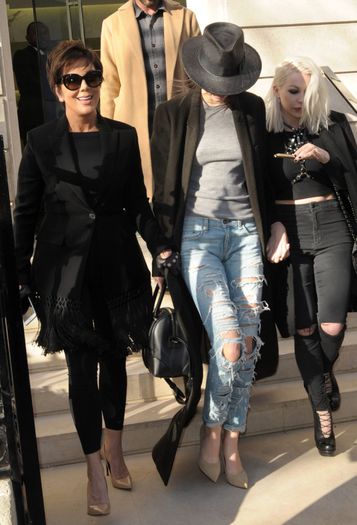 kendall-jenner-street-style-out-in-paris-january-2015_4 - kendall jenner
