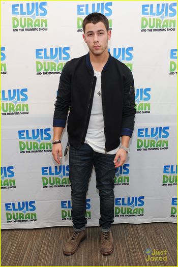 nick-jonas-acoustic-jealous-elvis-duran-02