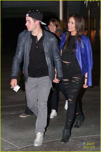 nick-jonas-olivia-culpo-movie-date-05 - nick jonas