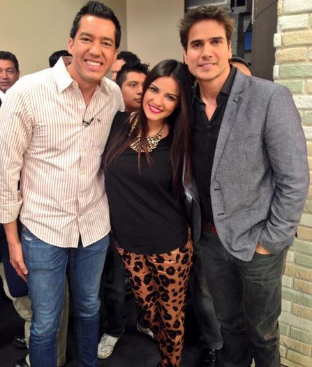 o10g7m - x-La hermosa reina Maite Perroni