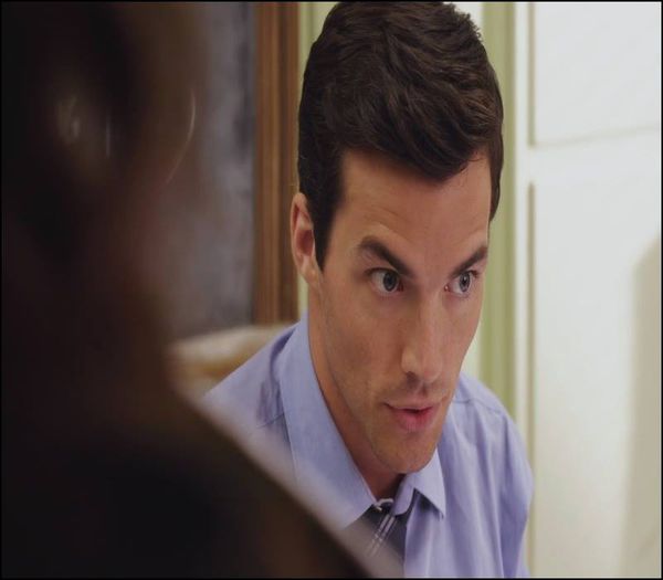 Uite Ezrana, friptura de vita a comandat Ely.